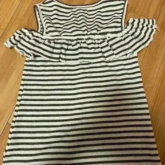 DKNY‎ Girls Knit Striped Cold Shoulder Top - Picture 3 of 5